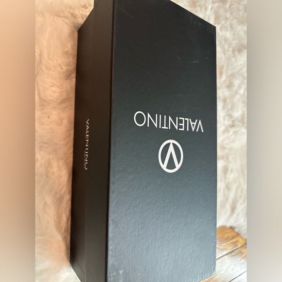 Valentino slides🖤 - Picture 4 of 5